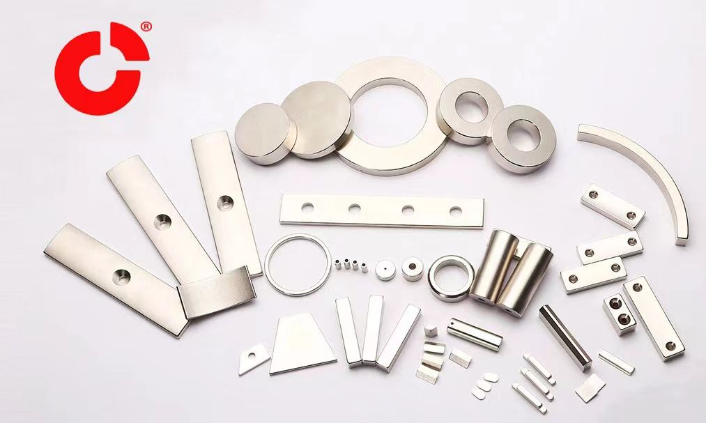 Orientation and magnetization of sintered NdFeB magnets